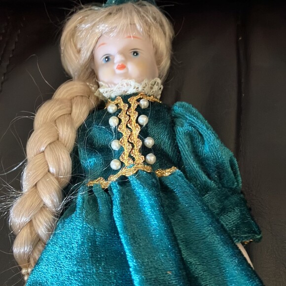 vintage porcelain dolls (3) Trio of Beautiful Ladies Make me an Offer - Picture 7 of 9